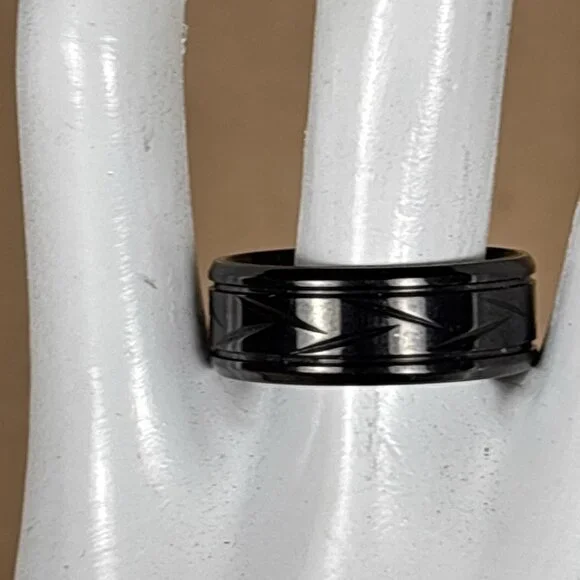 Estate Black Tungsten Decorative Men’s Band Ring Size 9 B93 Men’s Jewelry - Picture 4 of 4